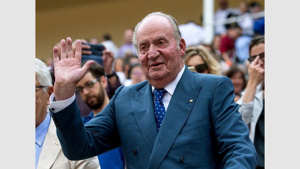 Χουάν Κάρλος: Από δημοφιλής μονάρχης, αυτοεξόριστος αμαυρωμένος από σκάνδαλα