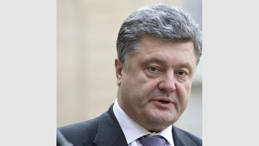 Ο Ποροσένκο ζητεί από το NATO να στείλει πολεμικά πλοία στην Αζοφική Θάλασσα