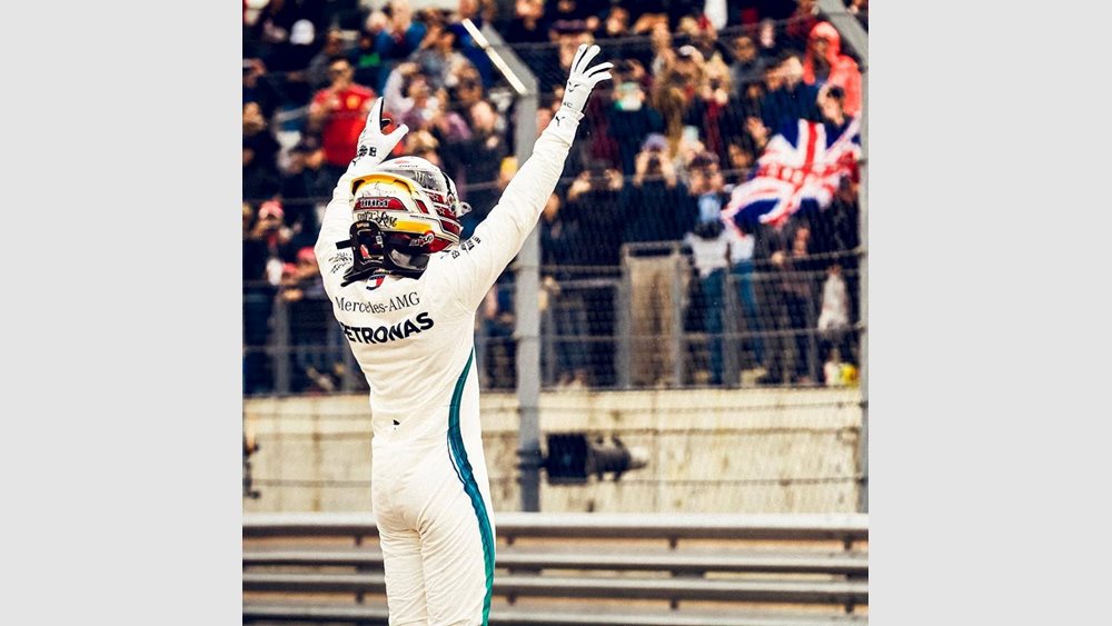 Ο Hamilton στην pole position (vid.)