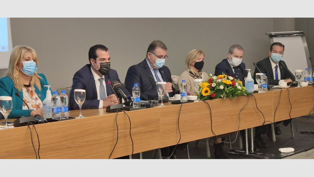Θ. Πλεύρης: Θα εξεταστεί το ακαταδίωκτο των γιατρών που συμβάλλουν στην αντιμετώπιση της πανδημίας