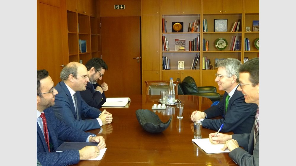 FSRU Αλεξανδρούπολης, IGB και Ελληνοτουρκικά  στο επίκεντρο της συνάντησης Χατζηδάκη-Πάιατ