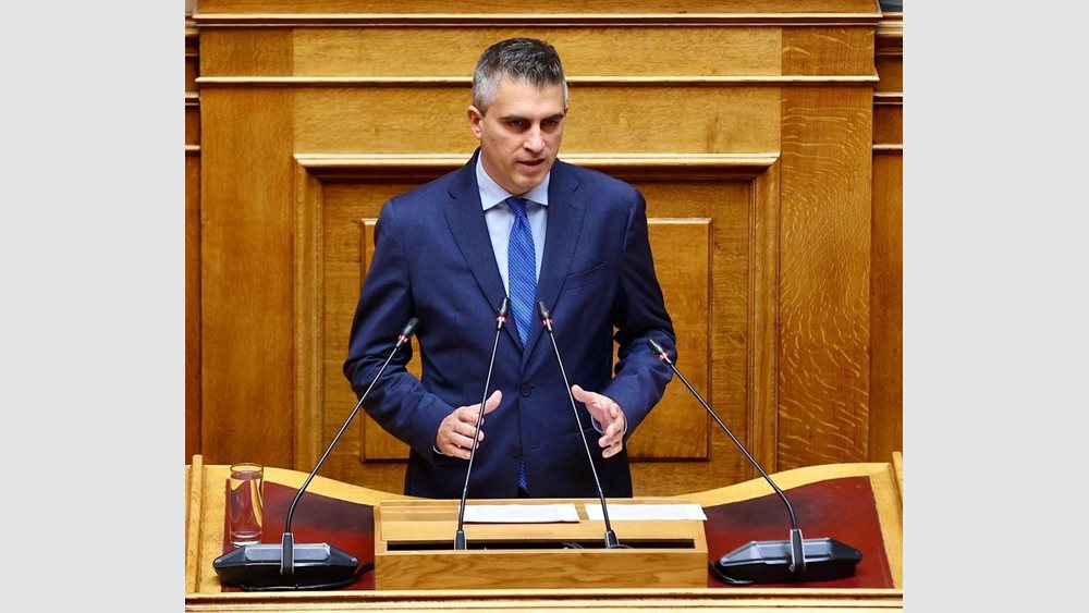 Βουλή: Κυρώθηκαν οι συμβάσεις για την Εγνατία οδό, την Αττική οδό και το αεροδρόμιο Καστελίου
