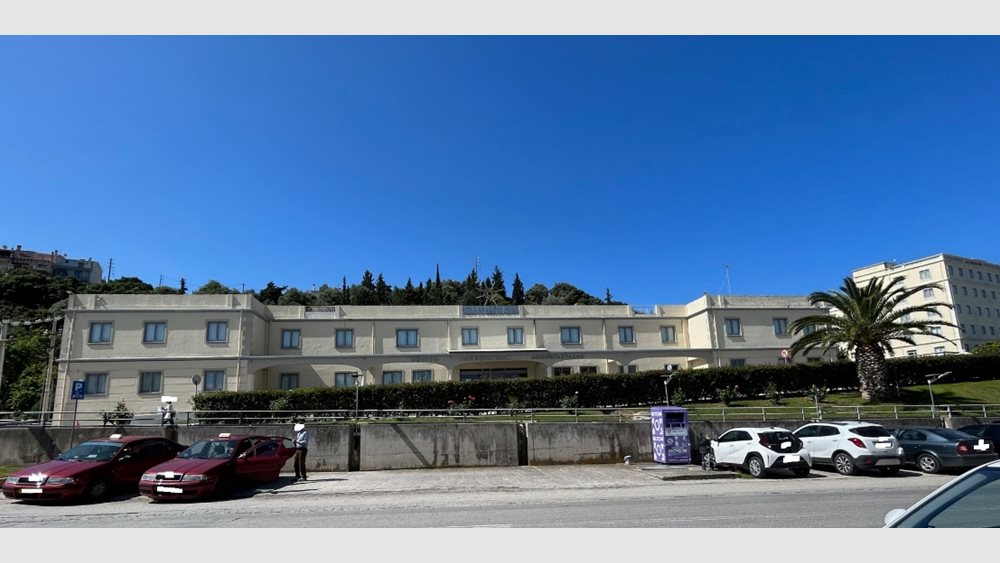 Στο σφυρί κτίριο του Ολύμπιου Θεραπευτηρίου Πατρών