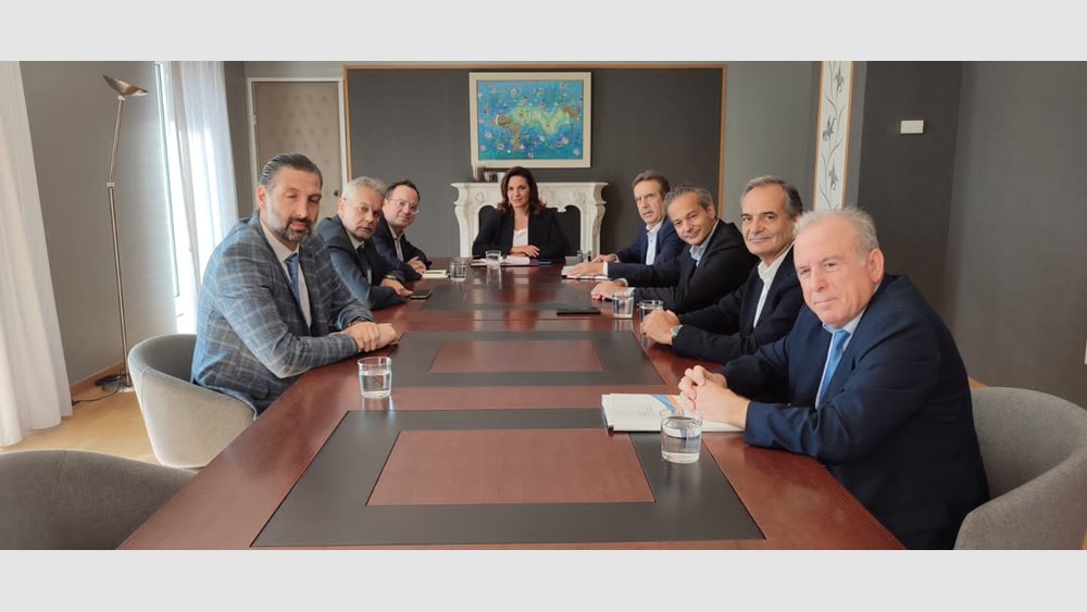 Συνάντηση Όλγας Κεφαλογιάννη με τον πρόεδρο της ΕΣΕΕ Γ. Καρανίκα