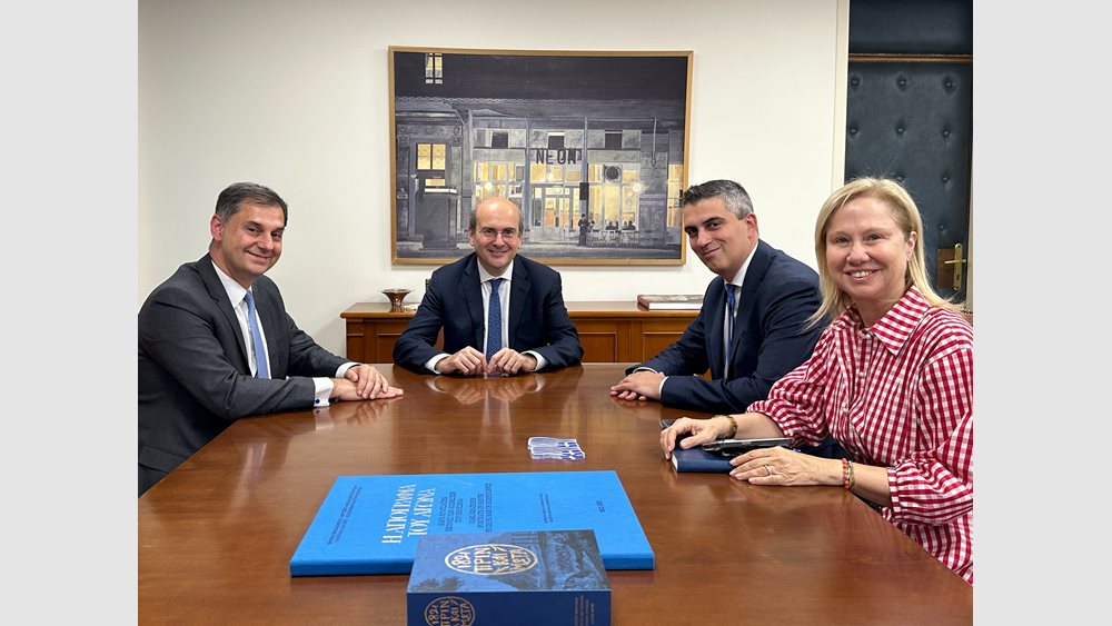 Υπ. Εθνικής Οικονομίας &amp; Οικονομικών: Ο Χάρης Θεοχάρης παρέδωσε στον Χρίστο Δήμα