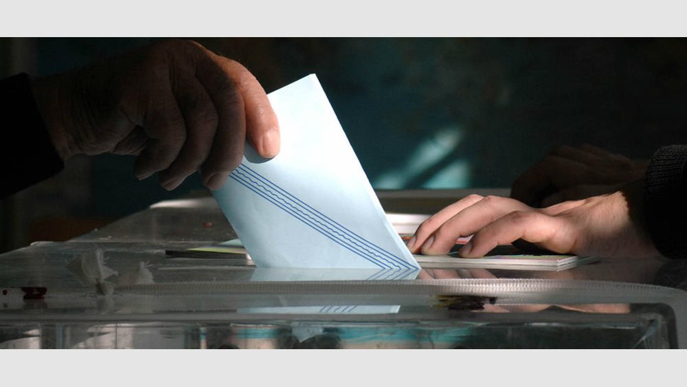 Προβάδισμα 7,1 μονάδων για τη ΝΔ έναντι του ΣΥΡΙΖΑ σε νέα δημοσκόπηση