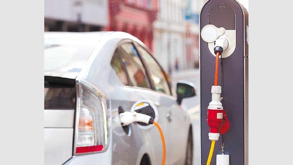 Κομισιόν: Προβλέπει ότι το 60% των αυτοκινήτων θα είναι ηλεκτροκίνητα έως το 2040