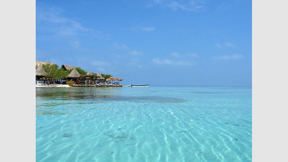 Τα μαζεύει ο Σαντορινιός για την κατοίκηση των νησιών στο Αιγαίο