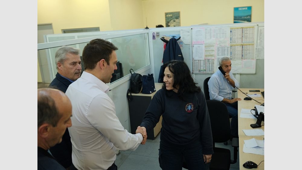 Kasselakis visits &#39;Aglaia Kyriakou&#39; children&#39;s hospital