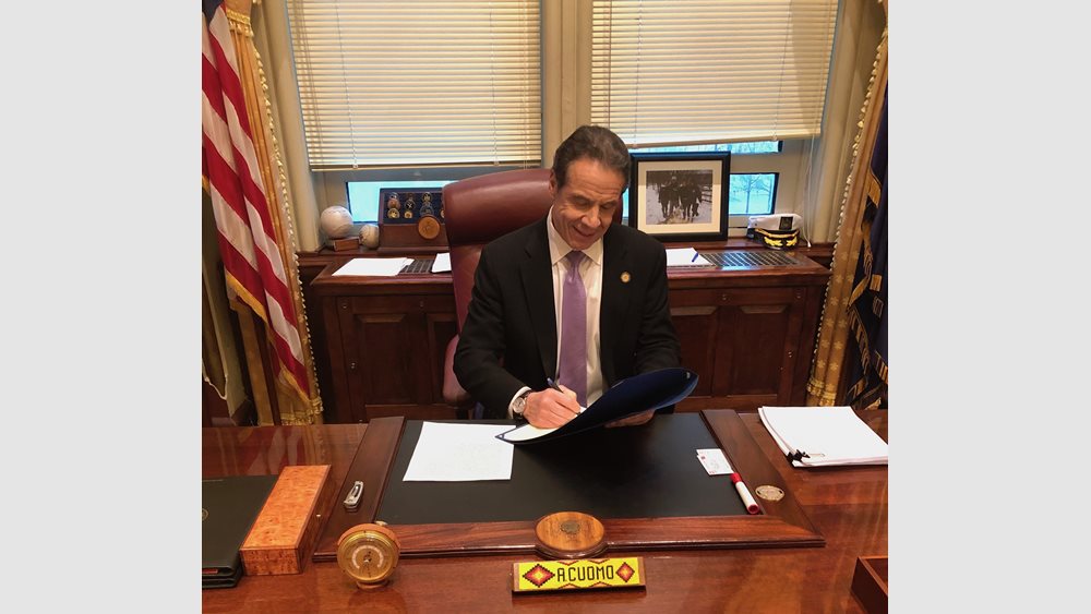 Σχεδόν 9 στους δέκα Νεοϋορκέζους εγκρίνουν τα μέτρα και τους χειρισμούς Κουόμο