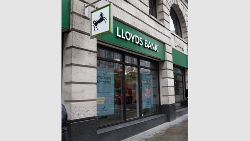 Lloyds: Πτώση 26% στα προ φόρων κέρδη στο γ΄ τρίμηνο