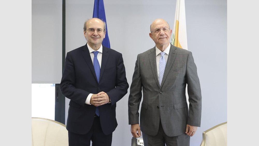 Κ. Χατζηδάκης: "Ελλάδα και Κύπρος υπέρ του έργου της ηλεκτρικής διασύνδεσης" - Τι συζήτησε με τον Κύπριο ομόλογό του