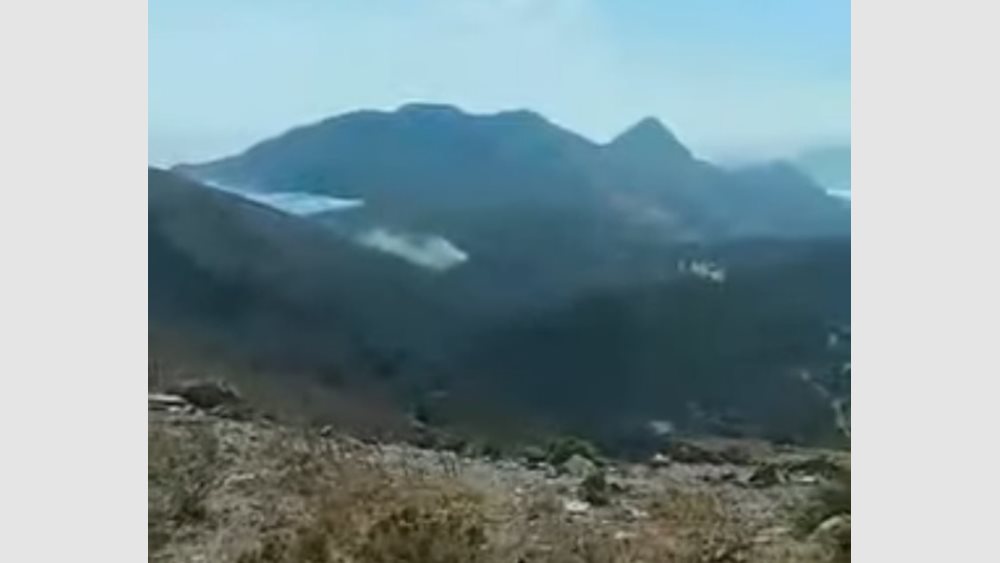 Μεγάλη φωτιά στο Ρέθυμνο - Απομακρύνονται κατασκηνωτές από την Πρέβελη