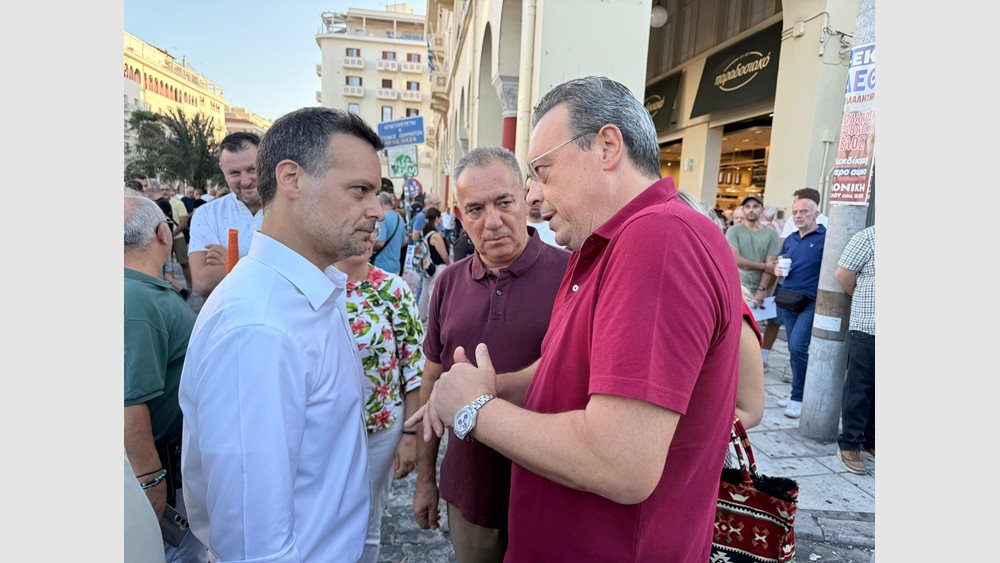 Τετ α τετ Δούκα - Φάμελλου στην διαδήλωση της Θεσσαλονίκης