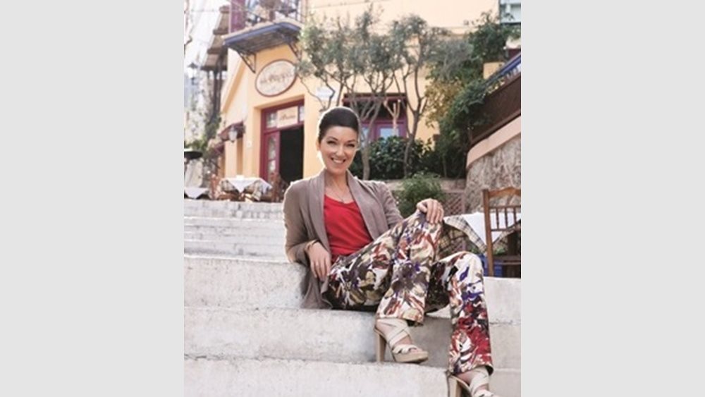 Στα βράχια και η Raxevsky