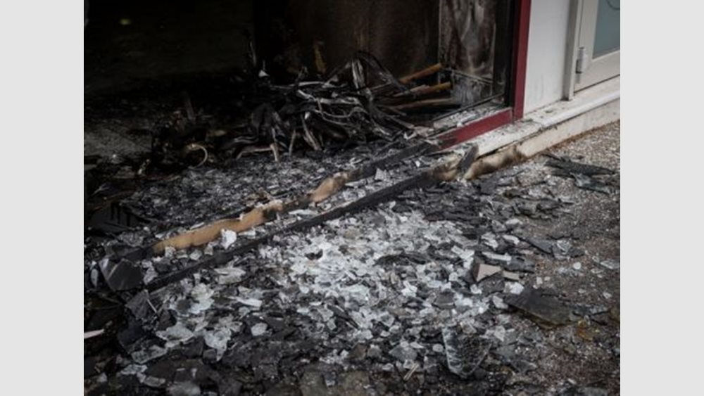 Eμπρηστική επίθεση με γκαζάκια στο σπίτι του πρώην προέδρου του ΕΟΔΑΣΑΑΜ, Χρ. Παπαδημητρίου