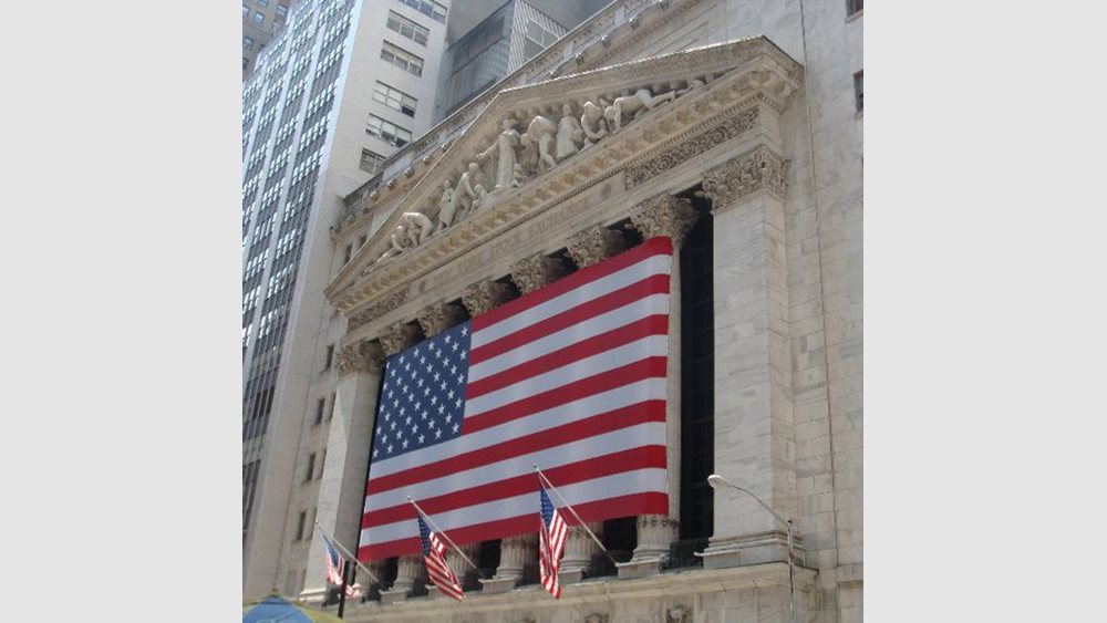 Κλονίζει την Wall Street η σύλληψη στελέχους της Huawei