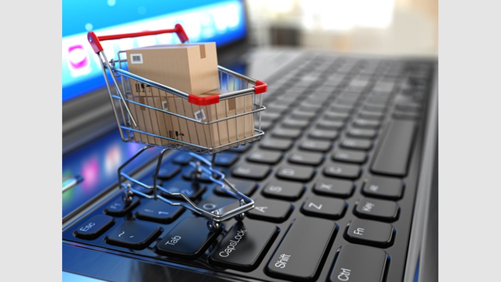 Στα 1.818 ευρώ η κατά κεφαλή δαπάνη για online αγορές