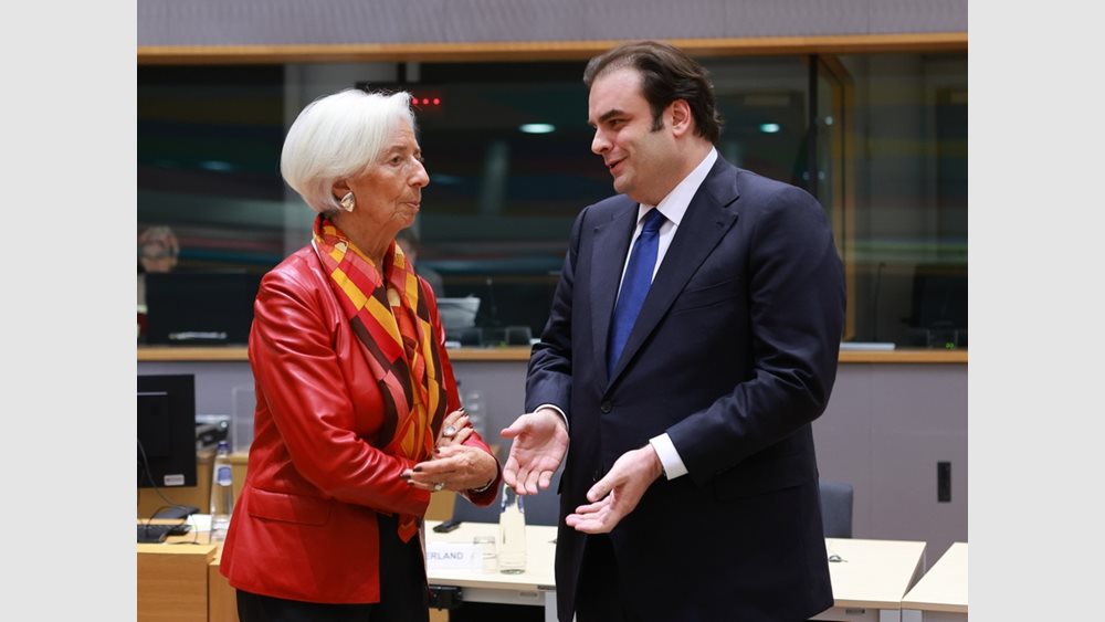 Bloomberg: Η Ελλάδα κερδίζει την Προεδρία του Eurogroup, σε μια &quot;τομή&quot; με την κρίση που την ταλάνισε