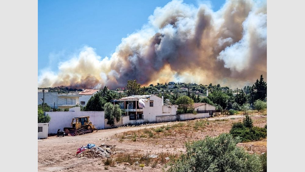 Σε ύφεση η πυρκαγιά στην Αγία Μαρίνα Κορωπίου