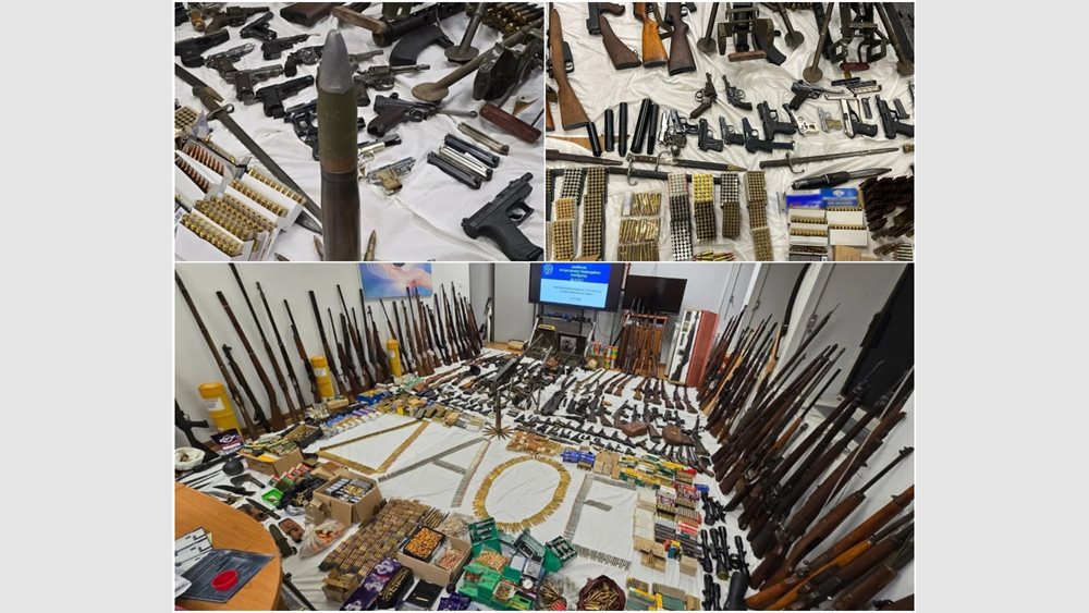 Συνελήφθη απόστρατος της Πολεμικής Αεροπορίας: Βρέθηκαν 174 όπλα στο σπίτι του στο Κιάτο