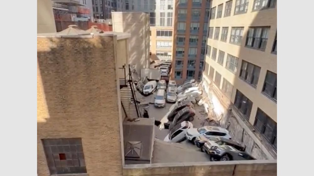 Ένας νεκρός στην κατάρρευση πάρκινγκ στη Νέα Υόρκη