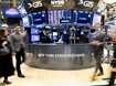 Wall Street: Προσπάθειες ανόδου μετά τους τραπεζικούς κραδασμούς - Υποχωρούν οι ανησυχίες λόγω δασμών