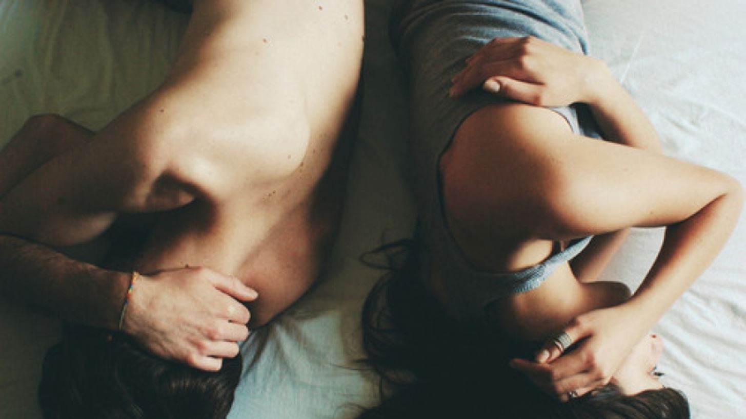 Σεξ: Τελικά πόσες φορές την εβδομάδα είναι "αρκετές";