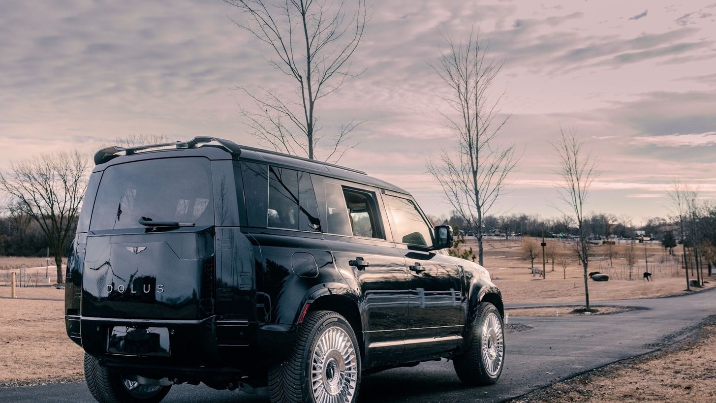 Dolus: Το πιο κλειστοφοβικο Defender πρωταγωνιστεί στην ταινία Locked