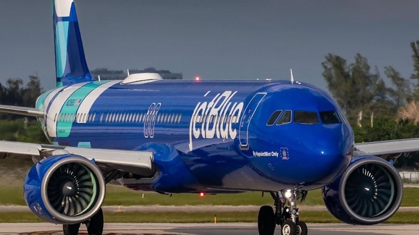 ΗΠΑ: Αναγκαστική προσγείωση σε πτήση της JetBlue - Έχασε απότομα ύψος, τραυματίστηκαν επιβάτες