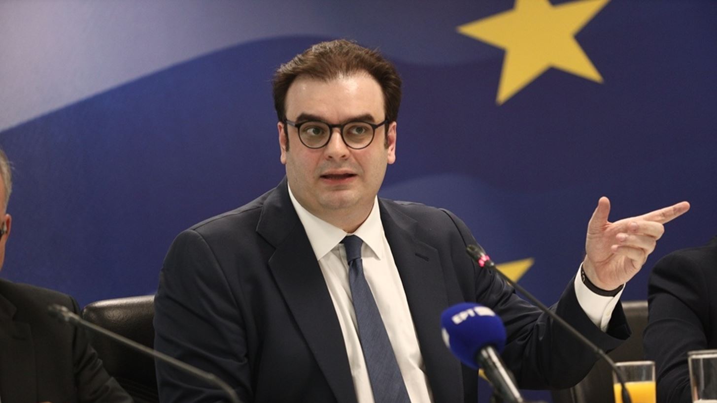 FT: Πιθανή μια υποψηφιότητα Κ. Πιερρακάκη για την προεδρία του Eurogroup