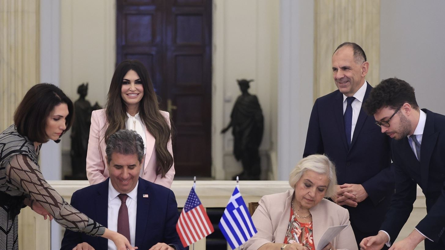 Υπεγράφη η συμφωνία Ελλάδας-ΗΠΑ στο υπουργείο Εξωτερικών