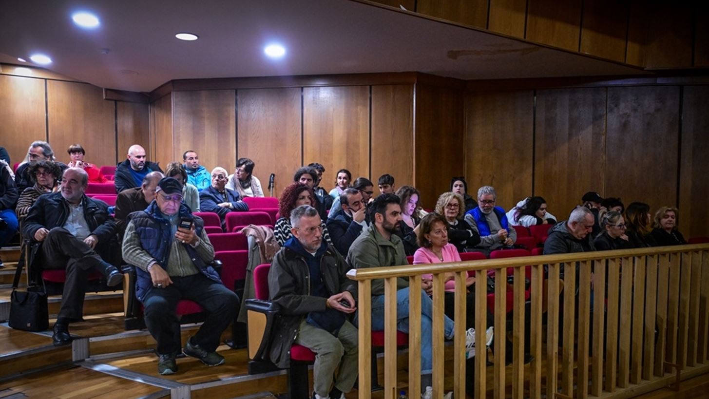 Συνεχίζεται η εισαγγελική αγόρευση στη δίκη της Χρυσής Αυγής:  Βίαιη οργάνωση με φυλετικό μίσος