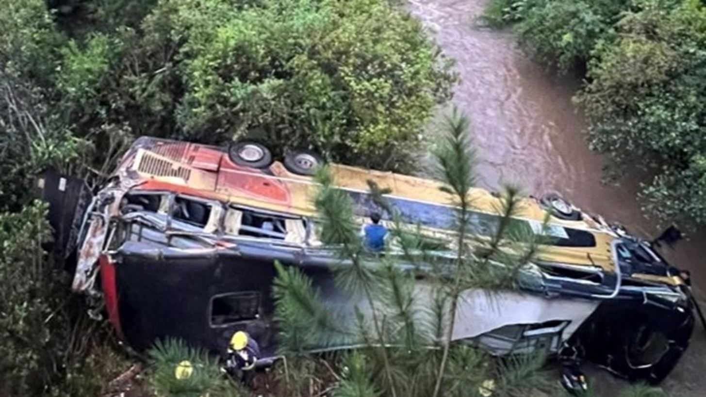 Αργεντινή: Εννέα άνθρωποι σκοτώθηκαν όταν λεωφορείο έπεσε από γέφυρα σε ποταμό