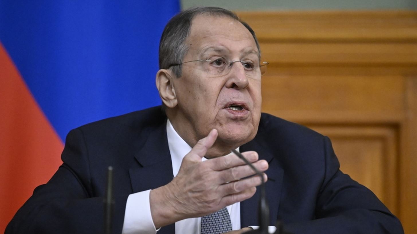 Απειλές Λαβρόφ για "ρωσική απάντηση" σε περίπτωση ανάπτυξης ευρωπαϊκών στρατευμάτων στην Ουκρανία