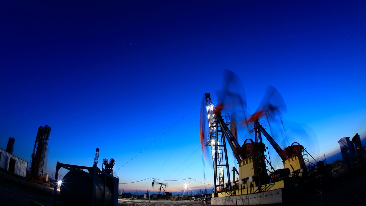 Εβδομαδιαίες απώλειες 4% για το πετρέλαιο λόγω ανησυχιών για υπερπροσφορά