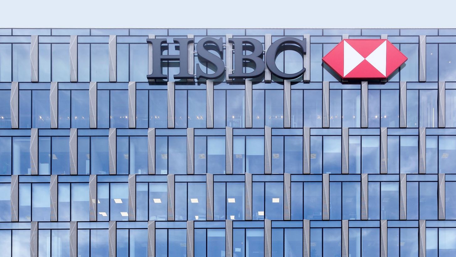 HSBC: Νέες υψηλότερες τιμές - στόχοι για τις ελληνικές τράπεζες παρότι συγκλίνουν πλέον με τις ευρωπαϊκές