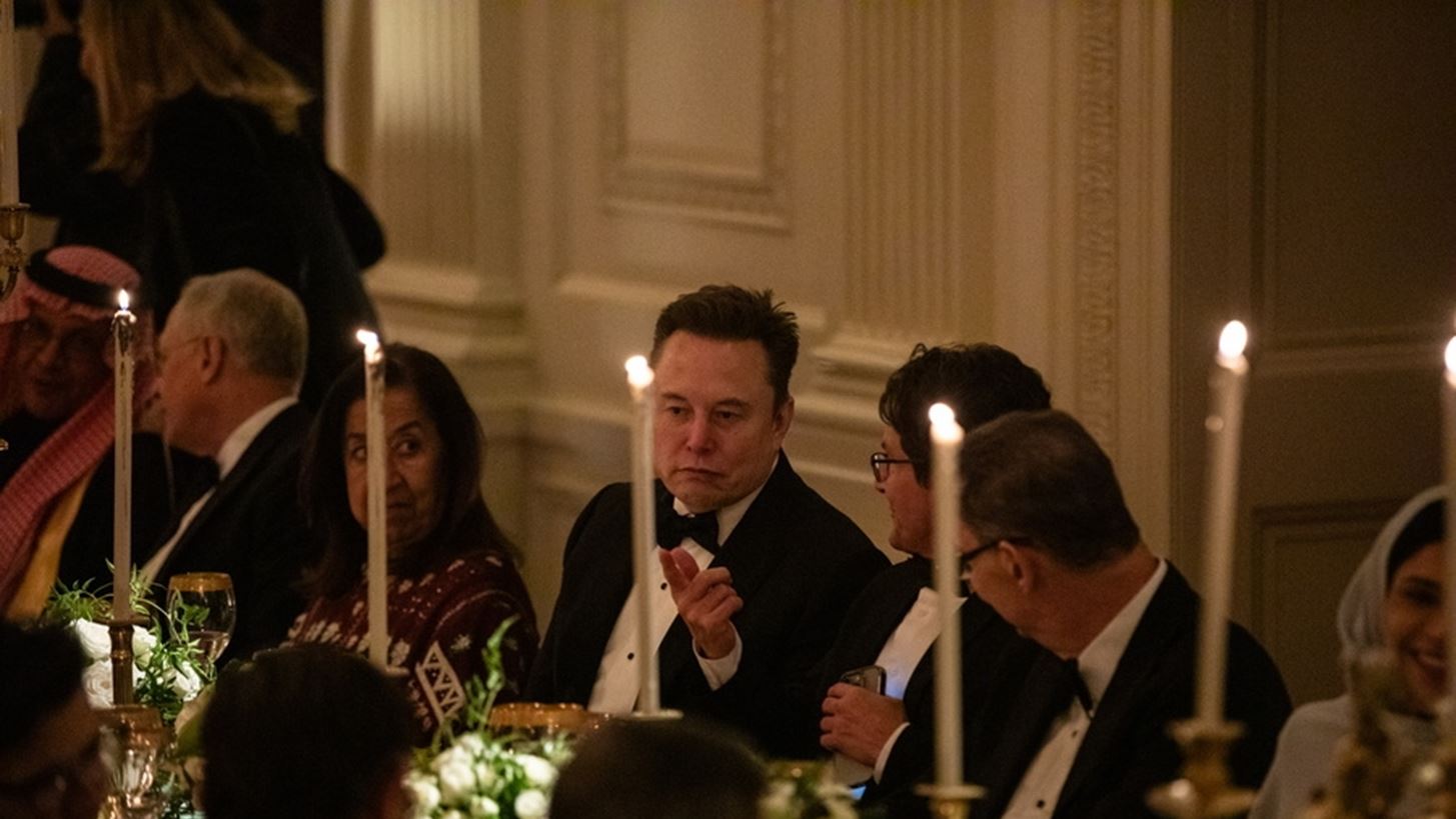 Ο Έλον Μασκ επέστρεψε στον Λευκό Οίκο - Στο επίσημο δείπνο του Τραμπ για τον Μπιν Σαλμάν