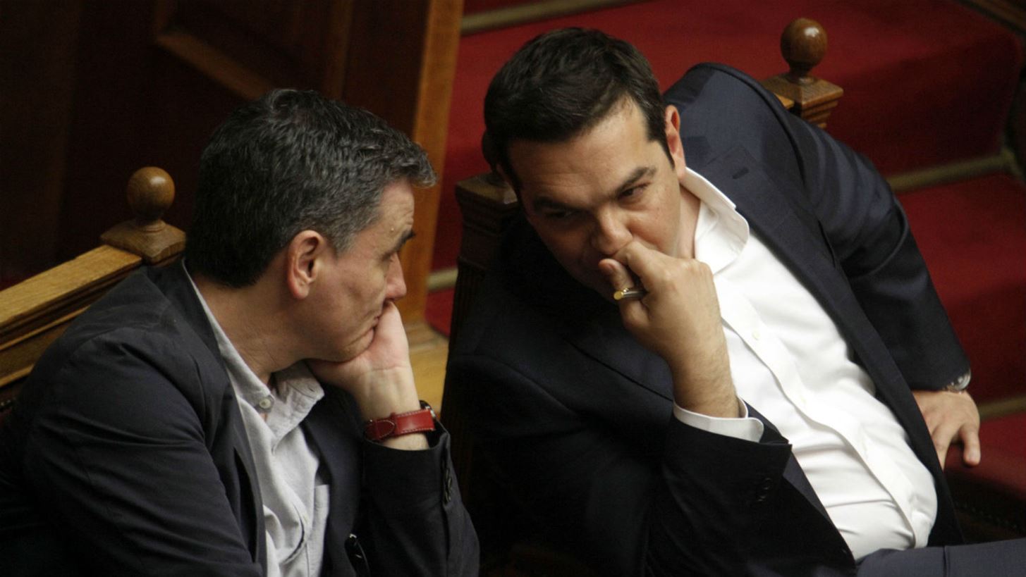 Για ποιους γράφει καλά λόγια ο Αλ. Τσίπρας στο βιβλίο του - Η παραδοχή Τσακαλώτου