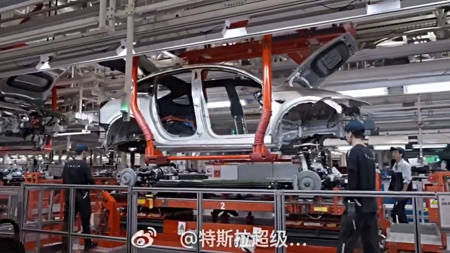 Tesla: Τα έσοδα ξεπερνούν τις προβλέψεις με ώθηση από τις πωλήσεις ηλεκτρικών αυτοκινήτων στις ΗΠΑ