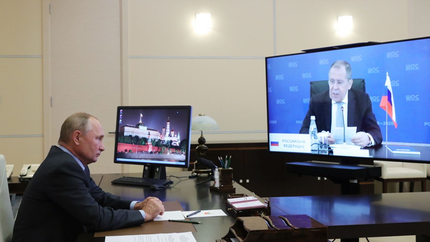 Το Κρεμλίνο απορρίπτει τις φήμες για "ρήξη" ανάμεσα σε Λαβρόφ και Πούτιν