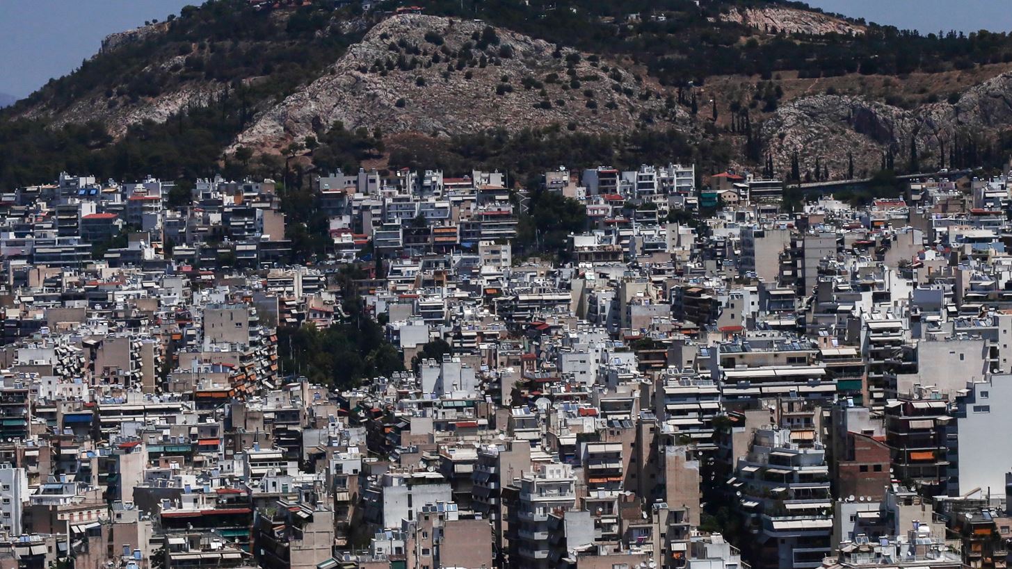 Πλήγμα στις επενδύσεις κτιρίων γραφείων και ξενοδοχείων