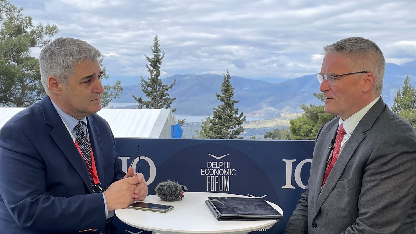 Μ. Κόρμαν (ΓΓ ΟΟΣΑ) στο Capital.gr: "Το υπερπλεόνασμα θα πρέπει να πάει κυρίως σε περαιτέρω μείωση χρέους- Κανείς δεν γνωρίζει τους κινδύνους που θα προκύψουν στο μέλλον"