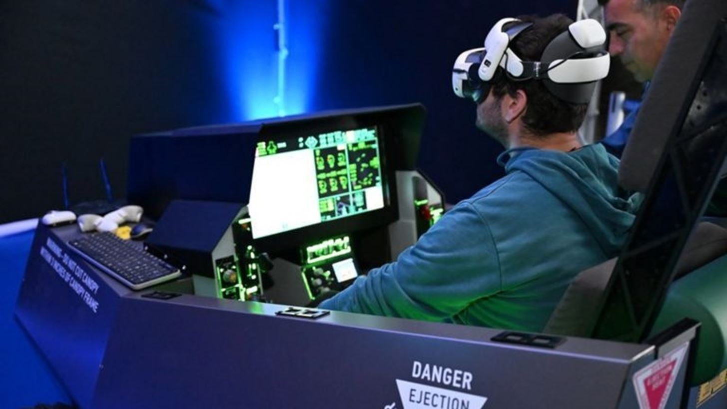 Προσομοιωτές F-16 και F-35 για το κοινό στο Σύνταγμα ενόψει της γιορτής της Πολεμικής Αεροπορίας