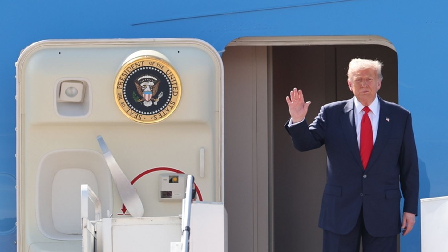 Τραμπ: "Ίσως κάτι καλό να συμβαίνει" στις ειρηνευτικές συνομιλίες για την Ουκρανία