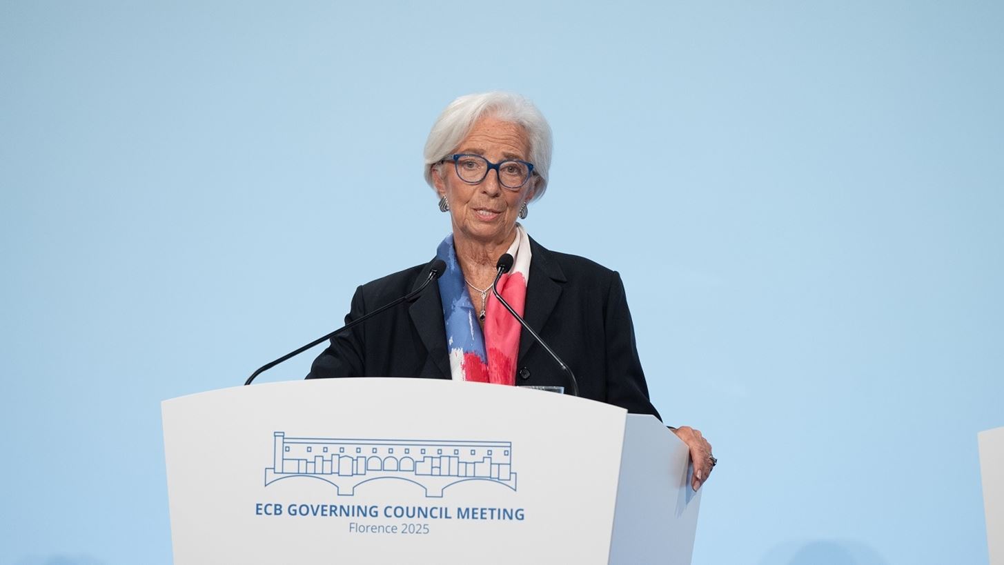 Γιατί η ΕΚΤ αφήνει ανοιχτά όλα τα ενδεχόμενα για τα επιτόκια