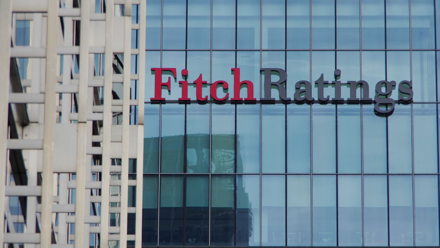 Fitch: "Σήμα" για νέα αναβάθμιση της Ελλάδας – Ισχυρά δημοσιονομικά, ανθεκτική ανάπτυξη και η ταχύτερη μείωση χρέους διεθνώς