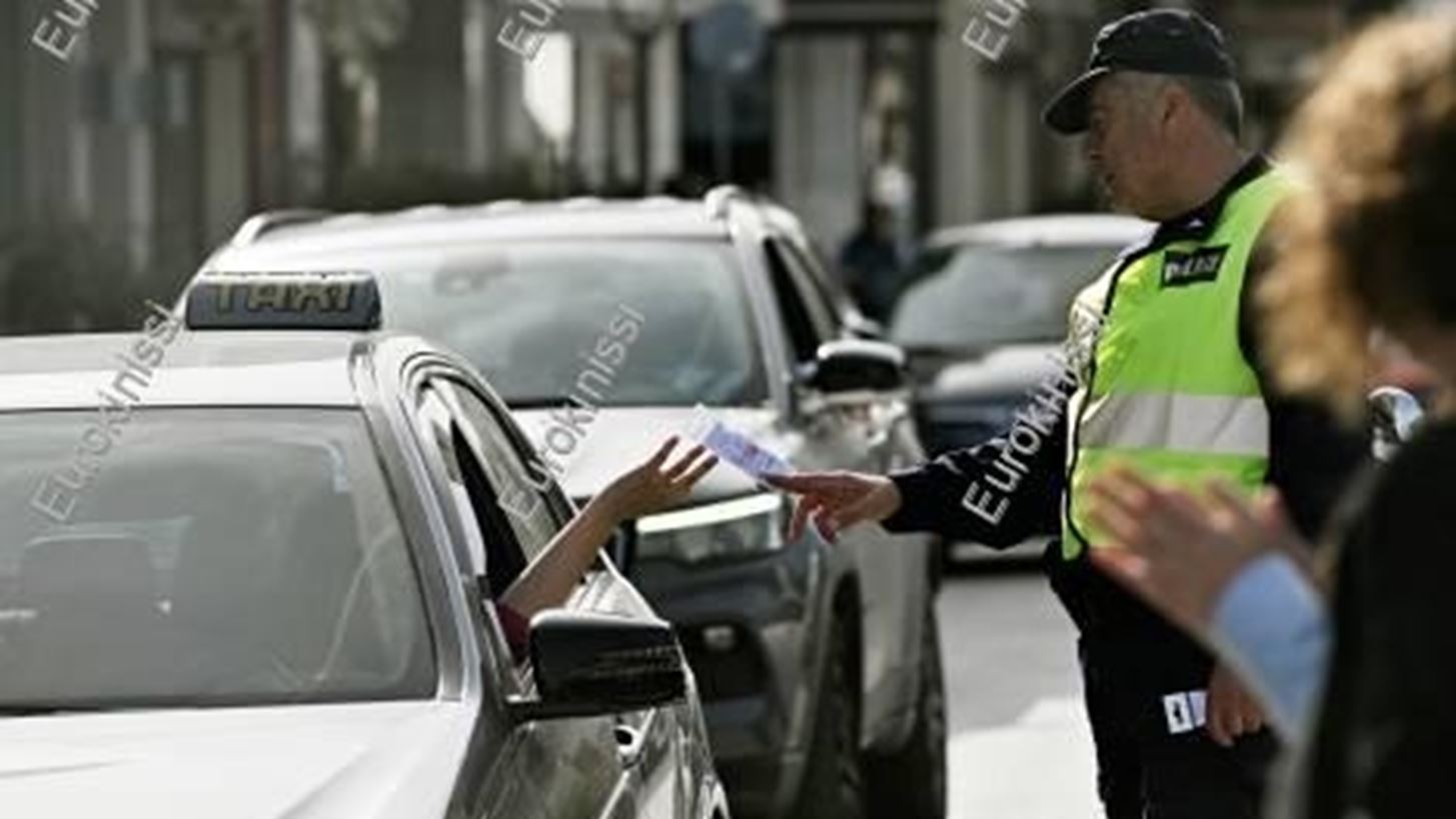 Αυξημένα μέτρα της Τροχαίας σε όλη την επικράτεια κατά τον εορτασμό της 28ης Οκτωβρίου