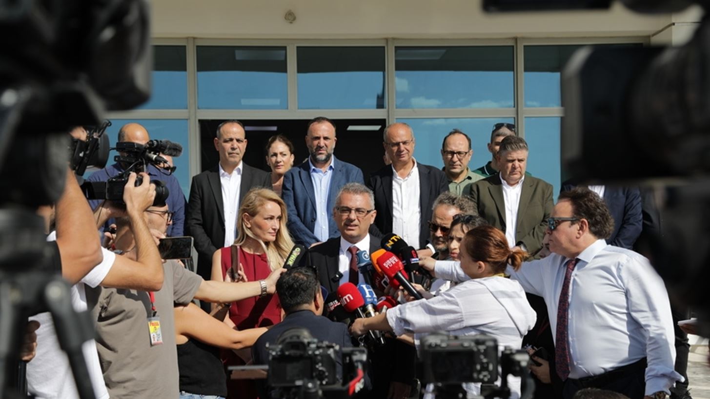 Ανατροπή στα Κατεχόμενα: Έχασε τις εκλογές ο Τατάρ - Νικητής ο Ερχιουμάν που απορρίπτει τη λύση δύο κρατών