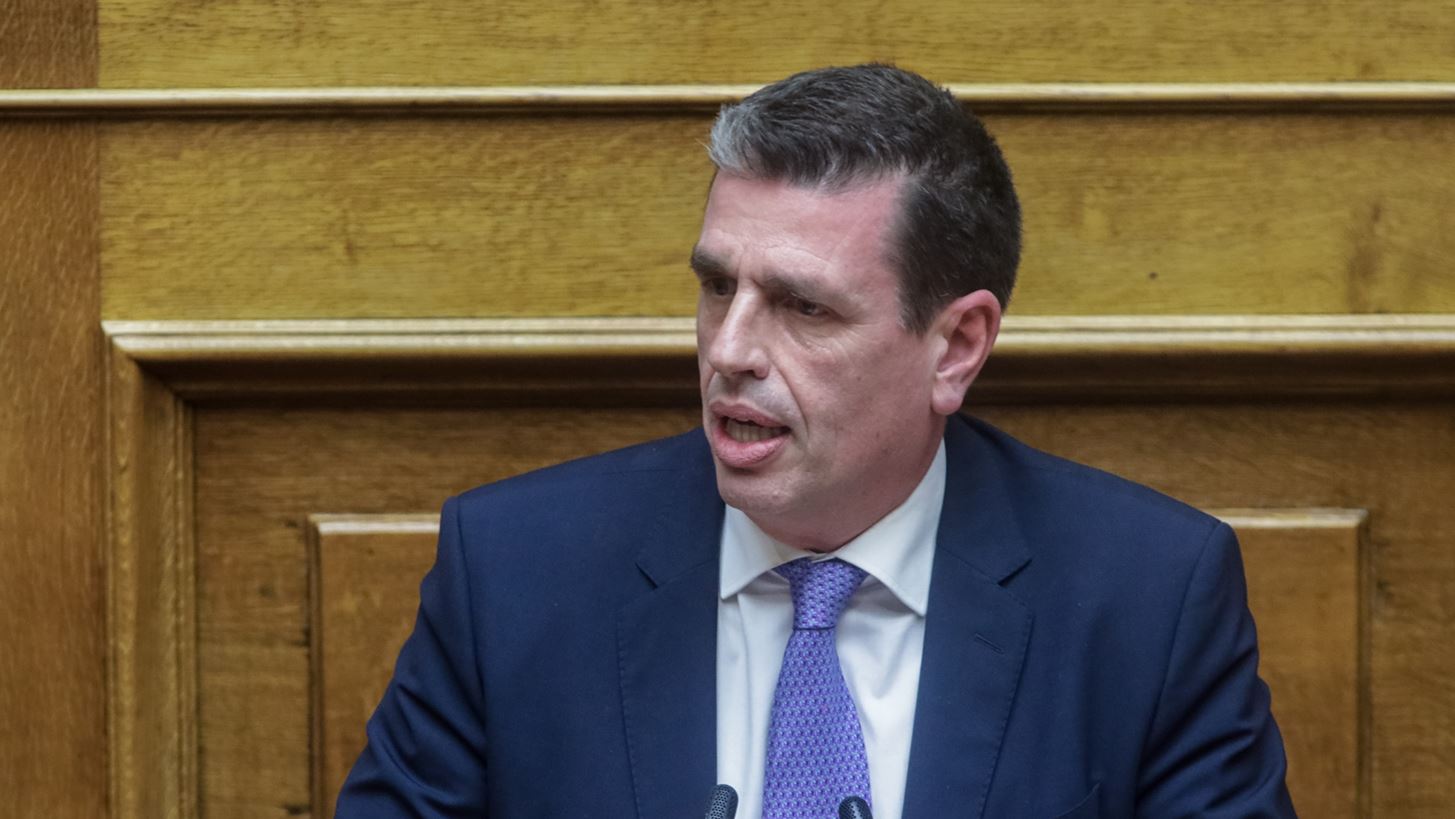 "Γαλάζιος" καβγάς Καιρίδη - Δαβάκη στη Βουλή: "Πού είναι ο Δένδιας; Απαράδεκτο που δεν ήρθε"